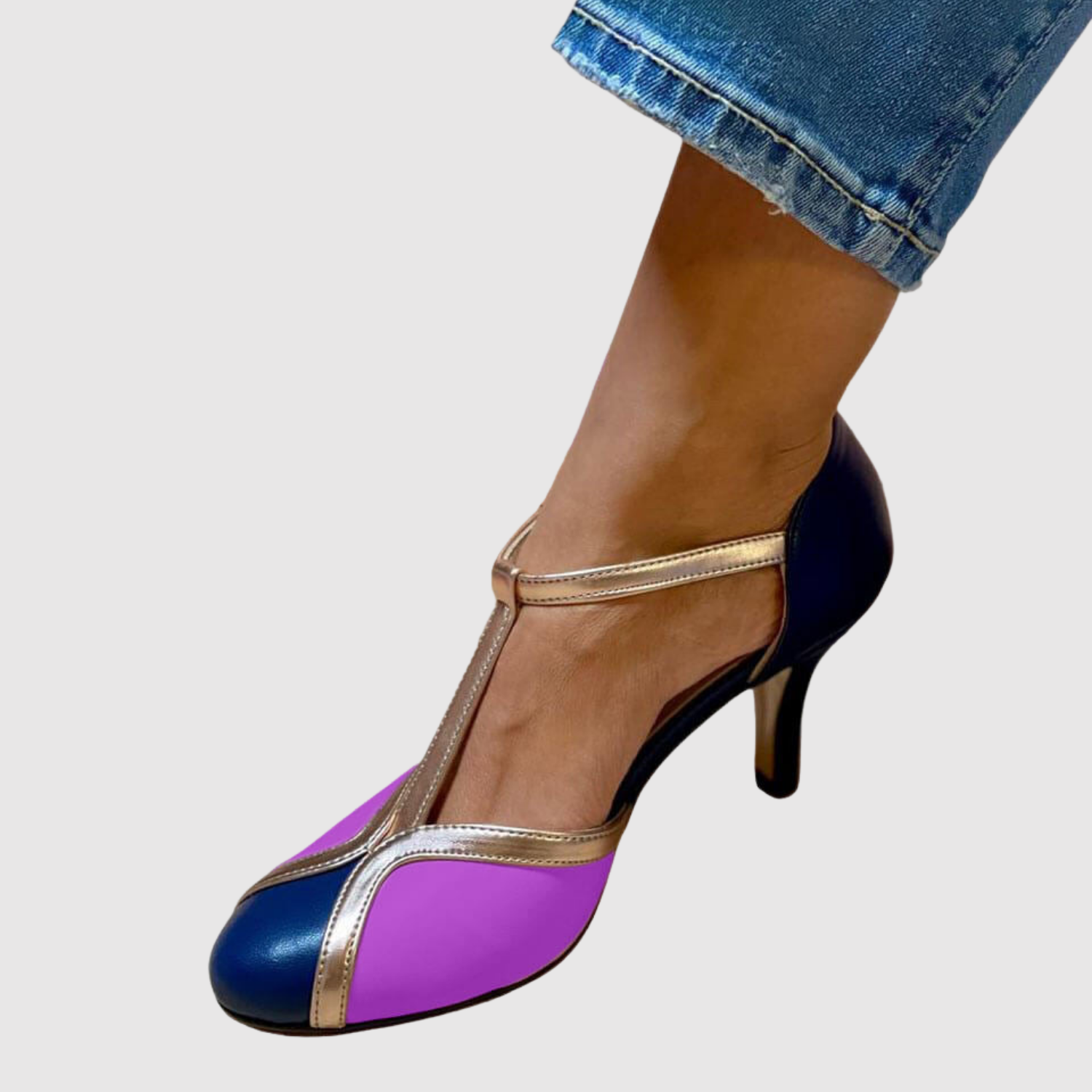 Teodora - Retro buty z T-paskiem i kobiecymi detalami