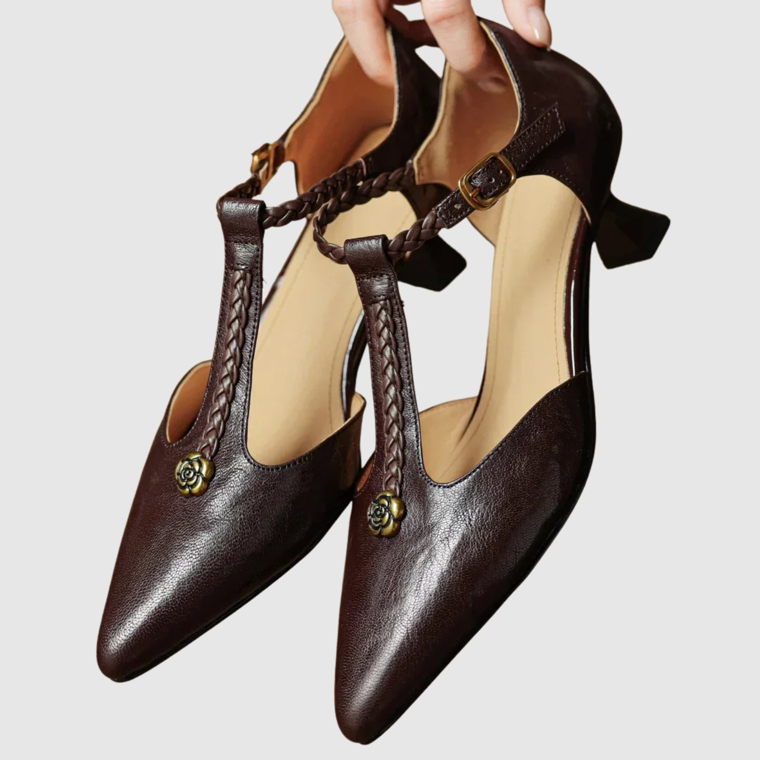 Greta – Vintage buty z T-paskiem i spiczastym czubkiem