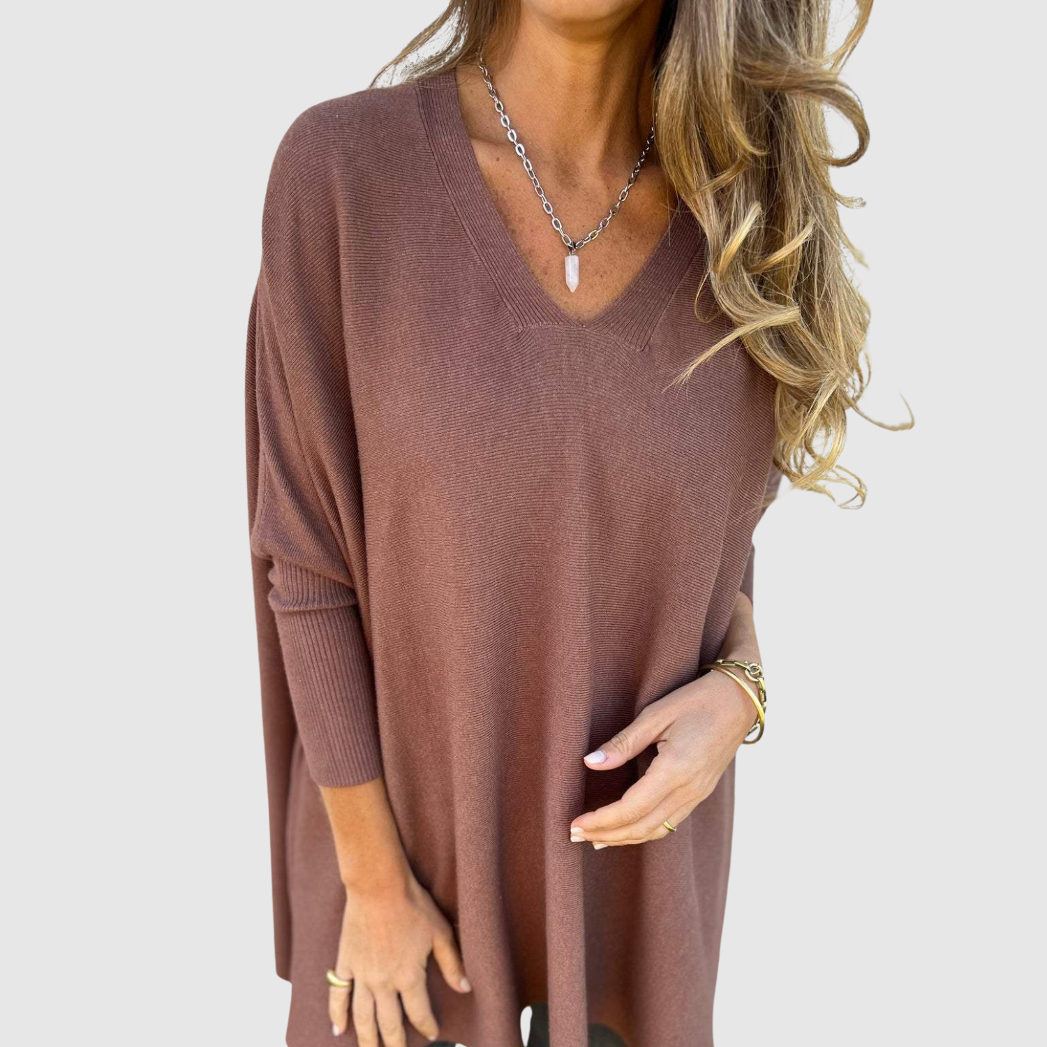 Nora – Elegancki sweter z dekoltem w kształcie V