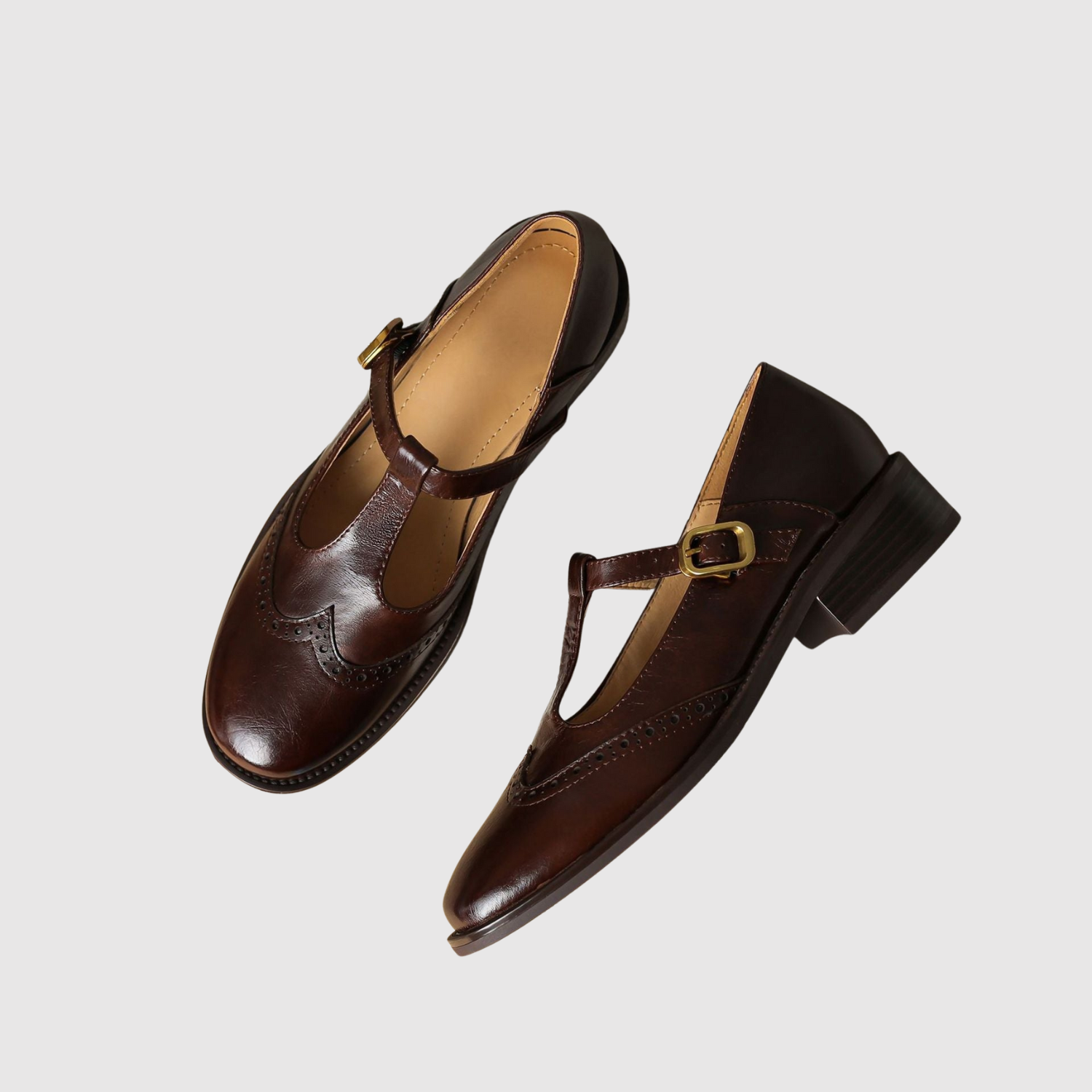 Greta – Buty z perforacją i klamrą