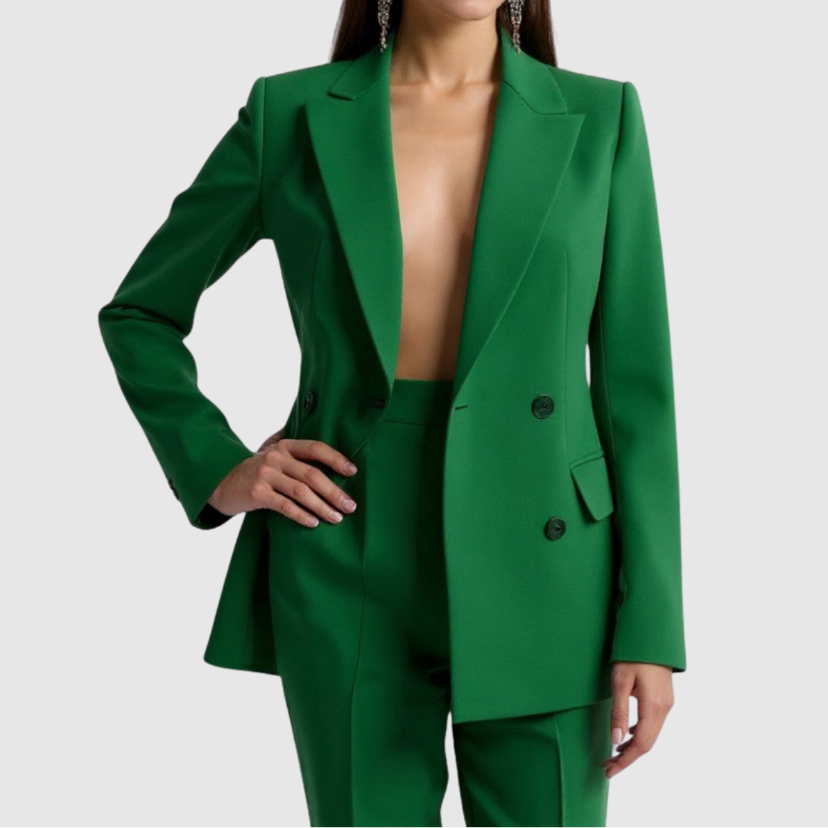 Natálie – Klasyczny kombinezon w jasnych kolorach