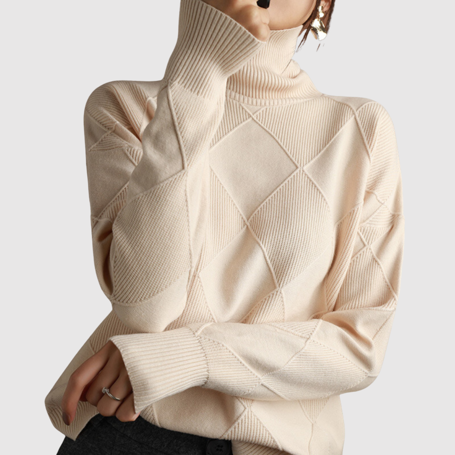 Nora – Elegancki sweter z golfem