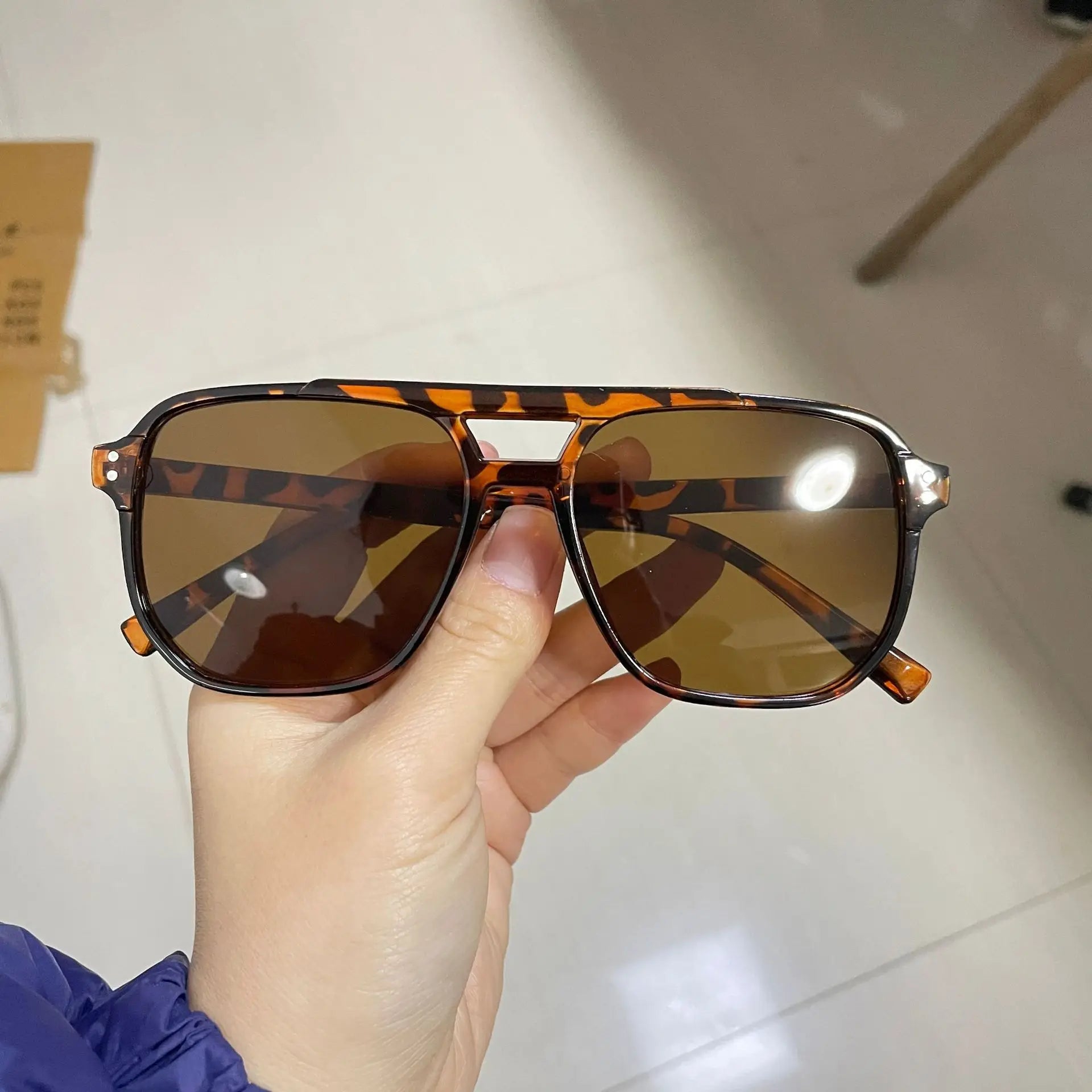 Alex – Okulary przeciwsłoneczne w stylu aviator z kolorowymi szkłami